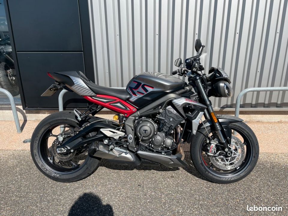TRIUMPH STREET TRIPLE 765 RS 4