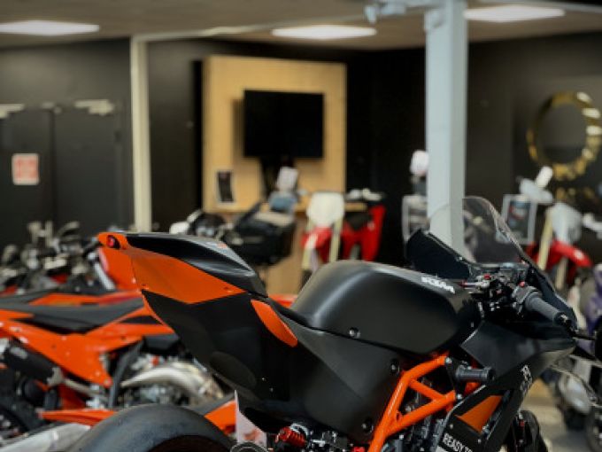 KTM RC 8C 4