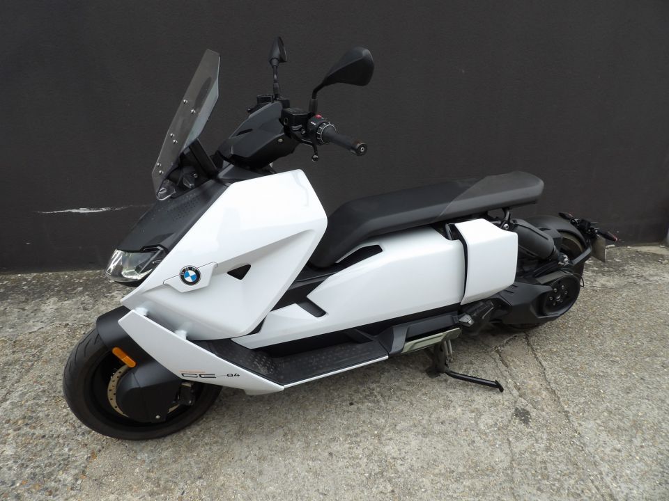 BMW CE 04 4