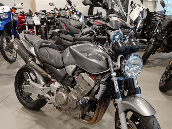 HONDA CB 900 F HORNET 4