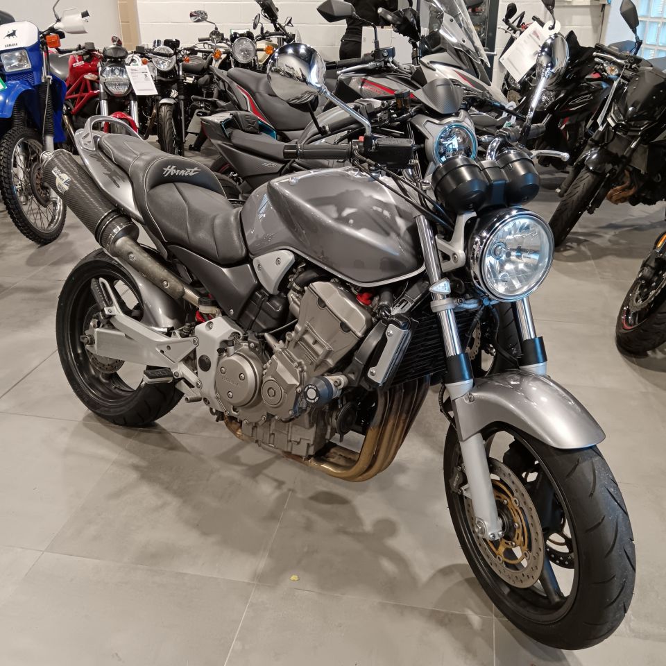 HONDA CB 900 F HORNET 4