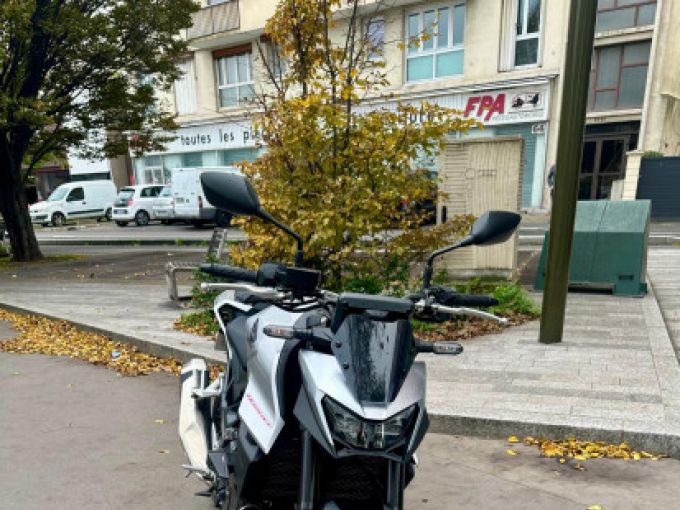 HONDA CB 750 HORNET 4