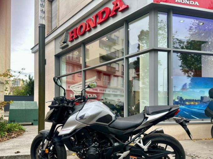 HONDA CB 750 HORNET 4