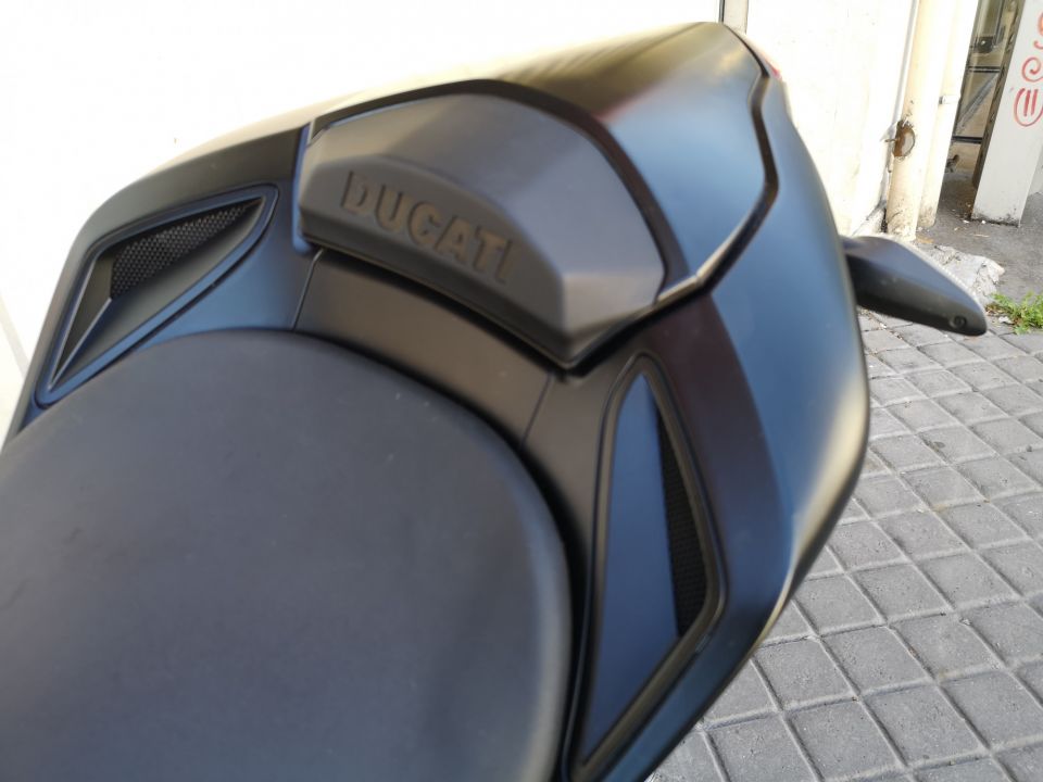 DUCATI STREETFIGHTER 4