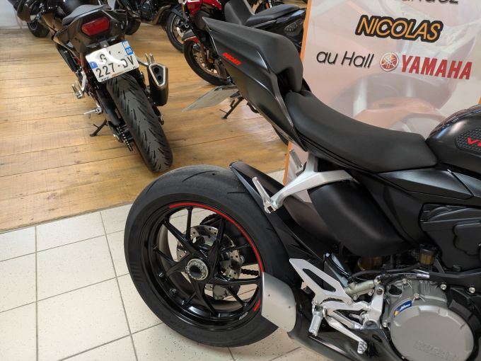 DUCATI PANIGALE V2 4