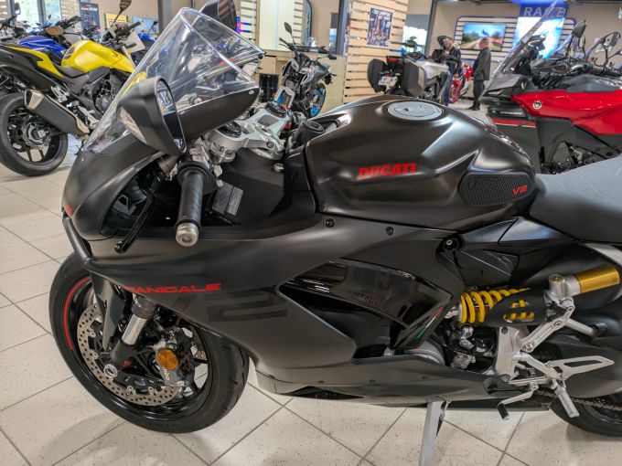 DUCATI PANIGALE V2 4