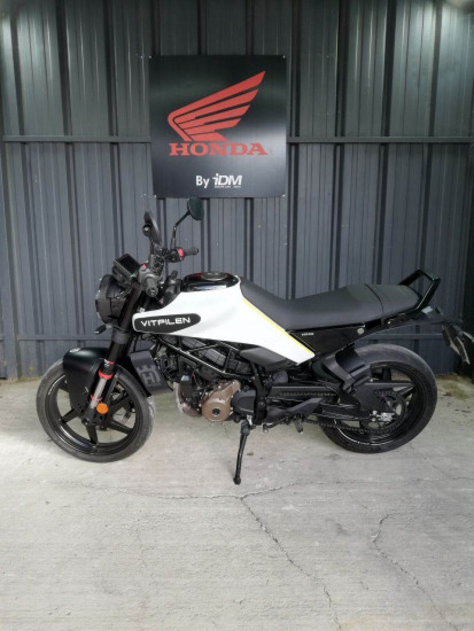 HUSQVARNA Vitpilen 125 4