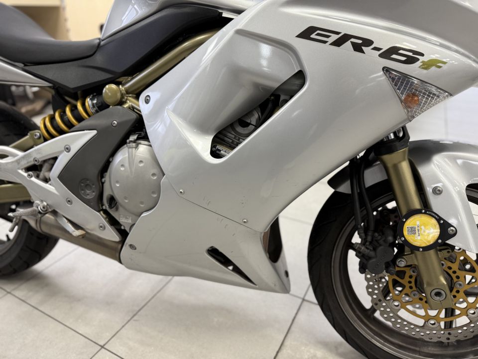 KAWASAKI ER-6 4