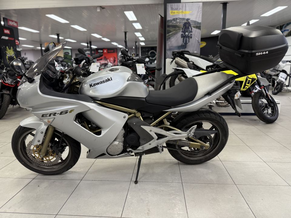 KAWASAKI ER-6 4