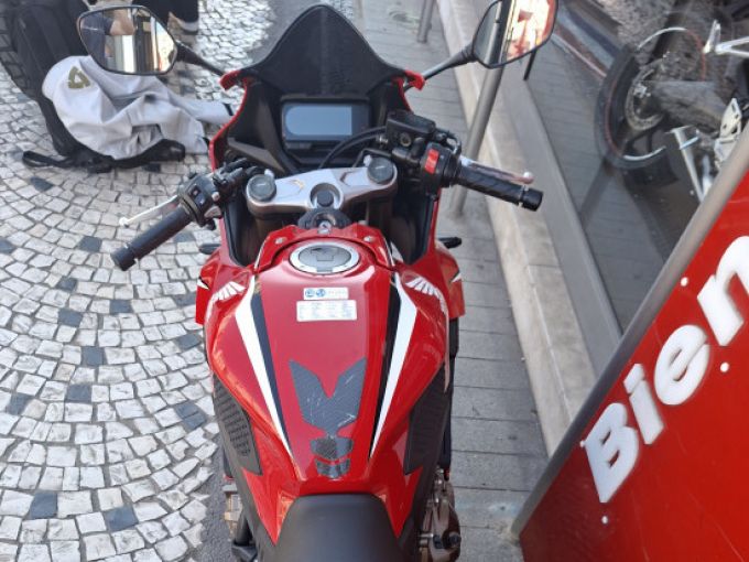 HONDA CBR650R 4