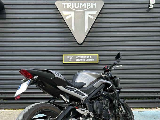 TRIUMPH STREET TRIPLE 765 R 4