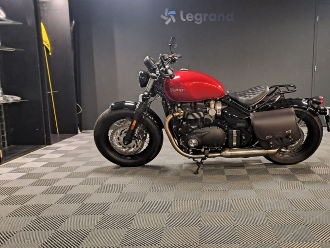 TRIUMPH Bonneville Bobber 1200 4