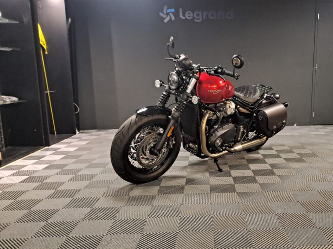 TRIUMPH Bonneville Bobber 1200 4
