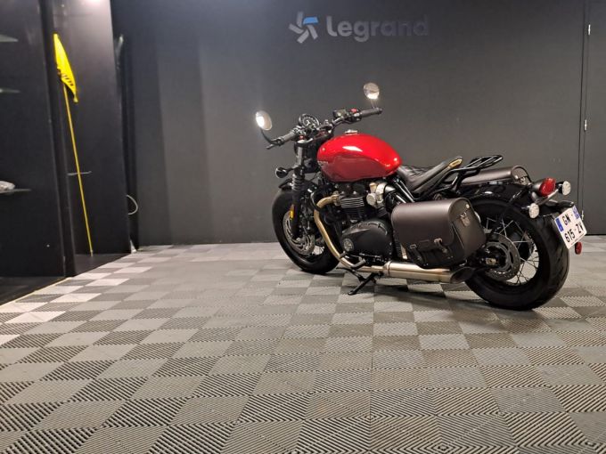 TRIUMPH Bonneville Bobber 1200 4