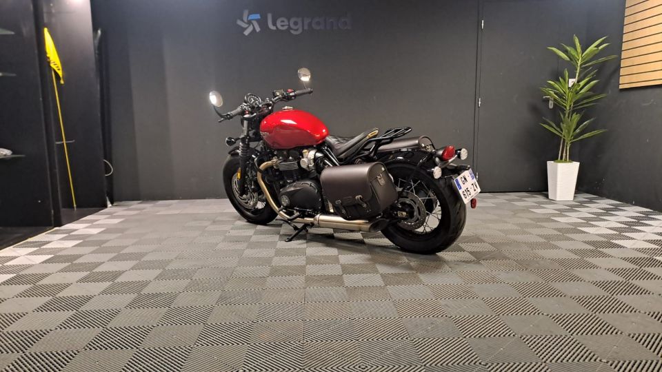 TRIUMPH Bonneville Bobber 1200 4