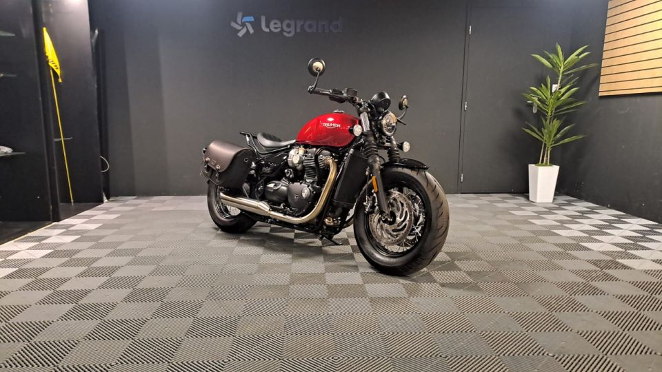 TRIUMPH Bonneville Bobber 1200 4