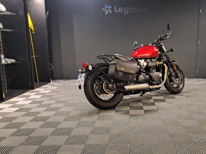 TRIUMPH Bonneville Bobber 1200 4