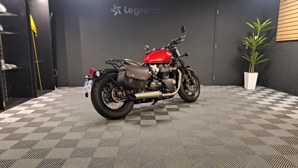 TRIUMPH Bonneville Bobber 1200 4