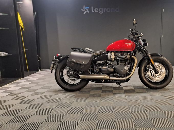 TRIUMPH Bonneville Bobber 1200 4