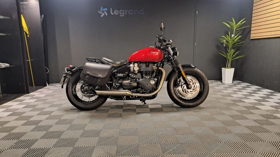 TRIUMPH Bonneville Bobber 1200 4