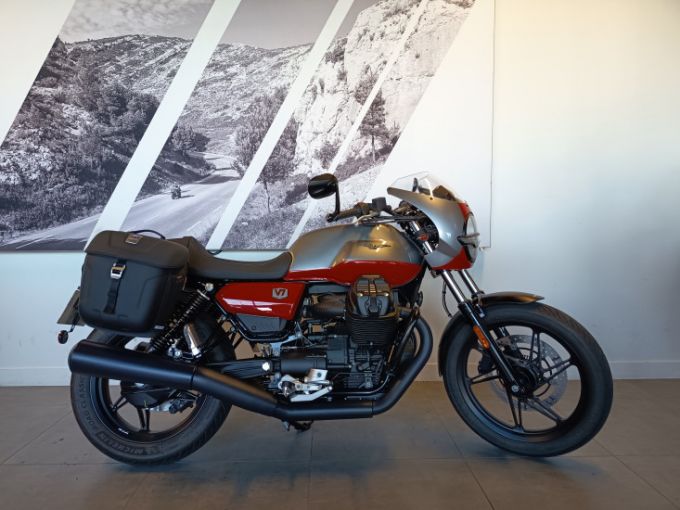 MOTO GUZZI V7 III STONE 4