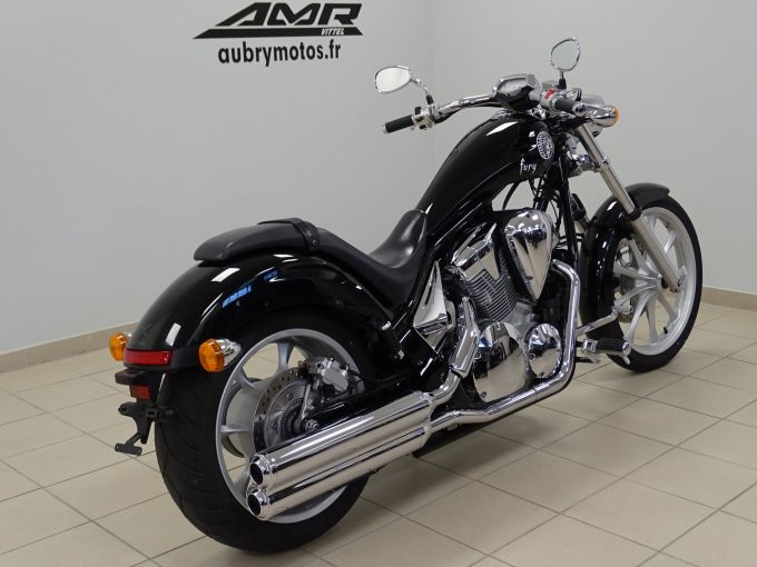 HONDA VT 1300 CX FURY 4
