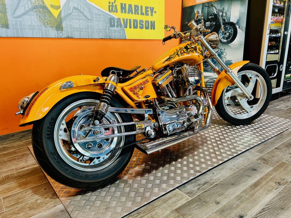 HARLEY-DAVIDSON SPORTSTER 883 4