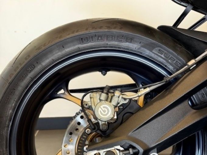 TRIUMPH STREET TRIPLE 765 RS 4
