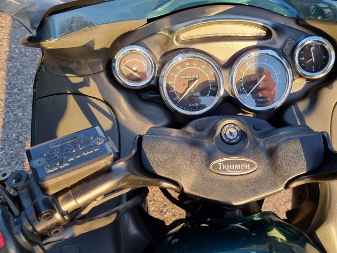 TRIUMPH Trophy 4