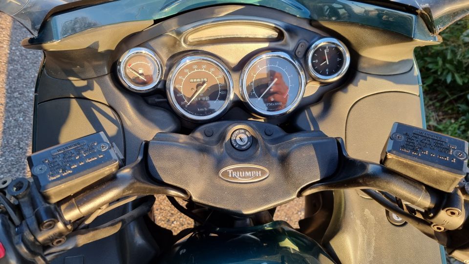 TRIUMPH Trophy 4