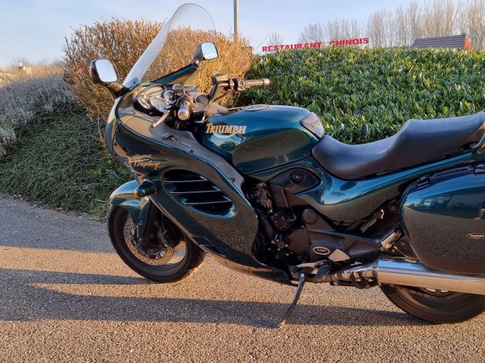 TRIUMPH Trophy 4