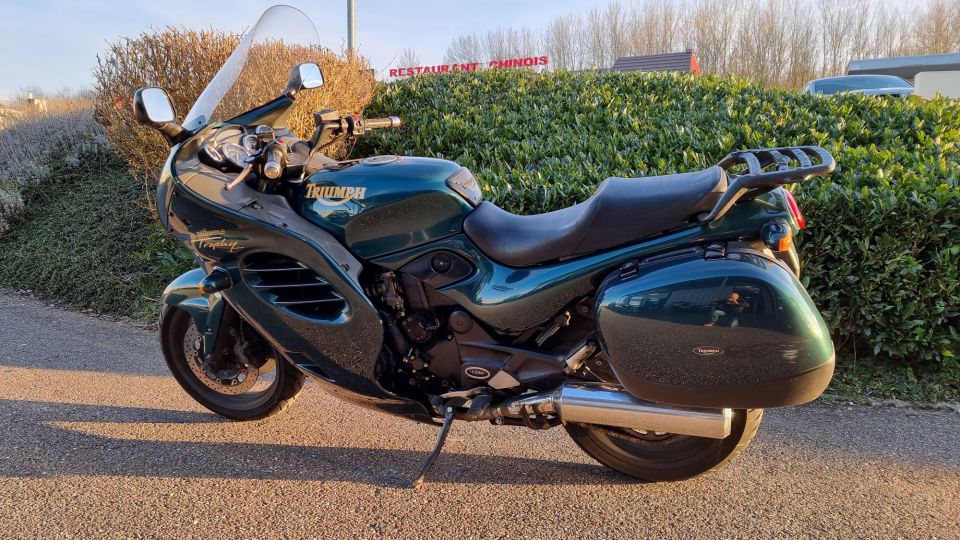 TRIUMPH Trophy 4