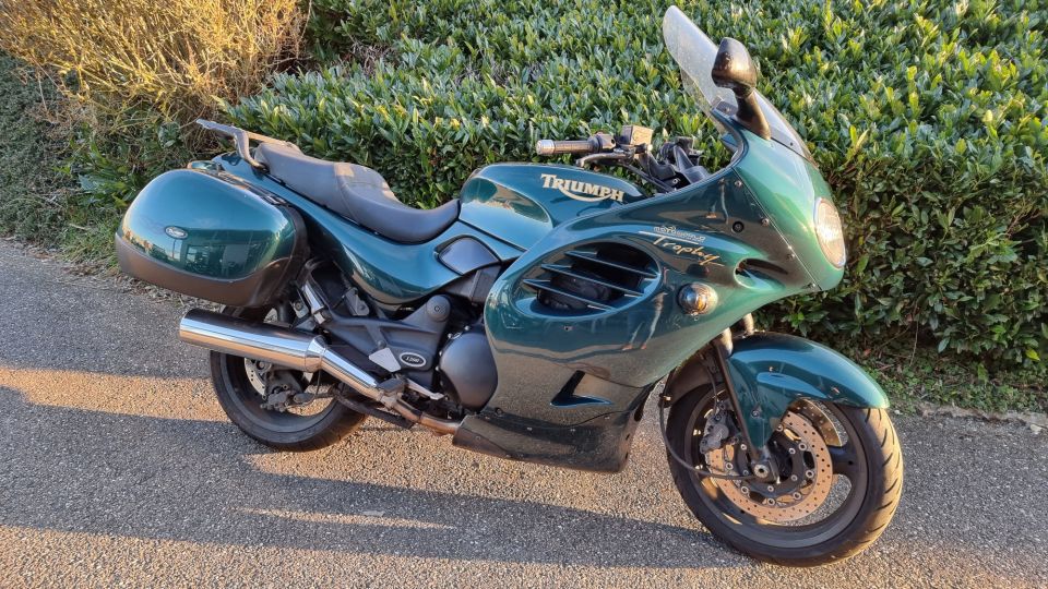 TRIUMPH Trophy 4