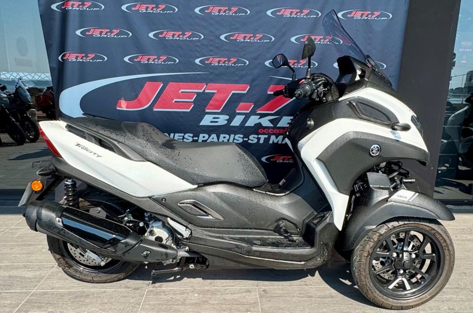 YAMAHA TRICITY 300 4