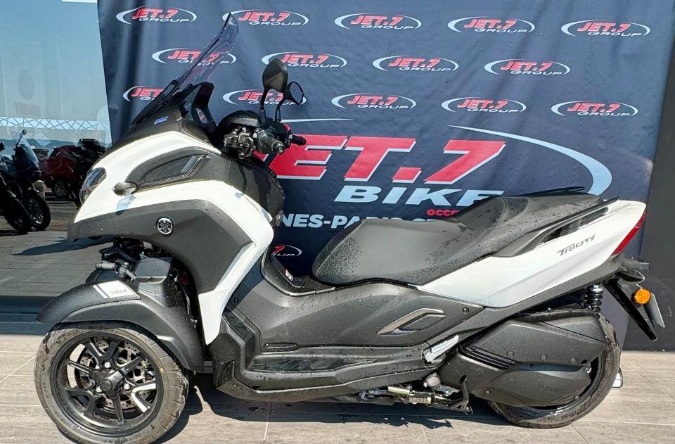 YAMAHA TRICITY 300 4
