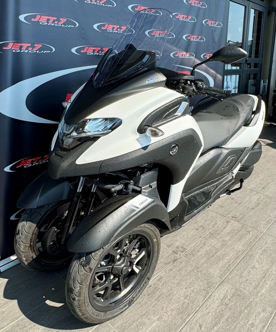 YAMAHA TRICITY 300 4