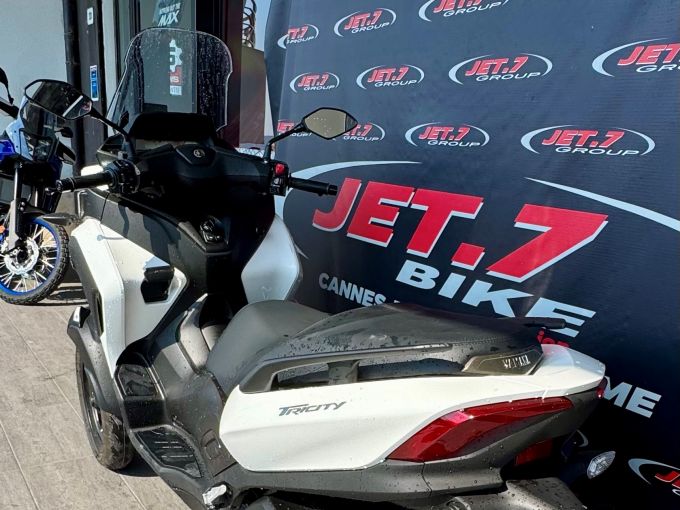 YAMAHA TRICITY 300 4