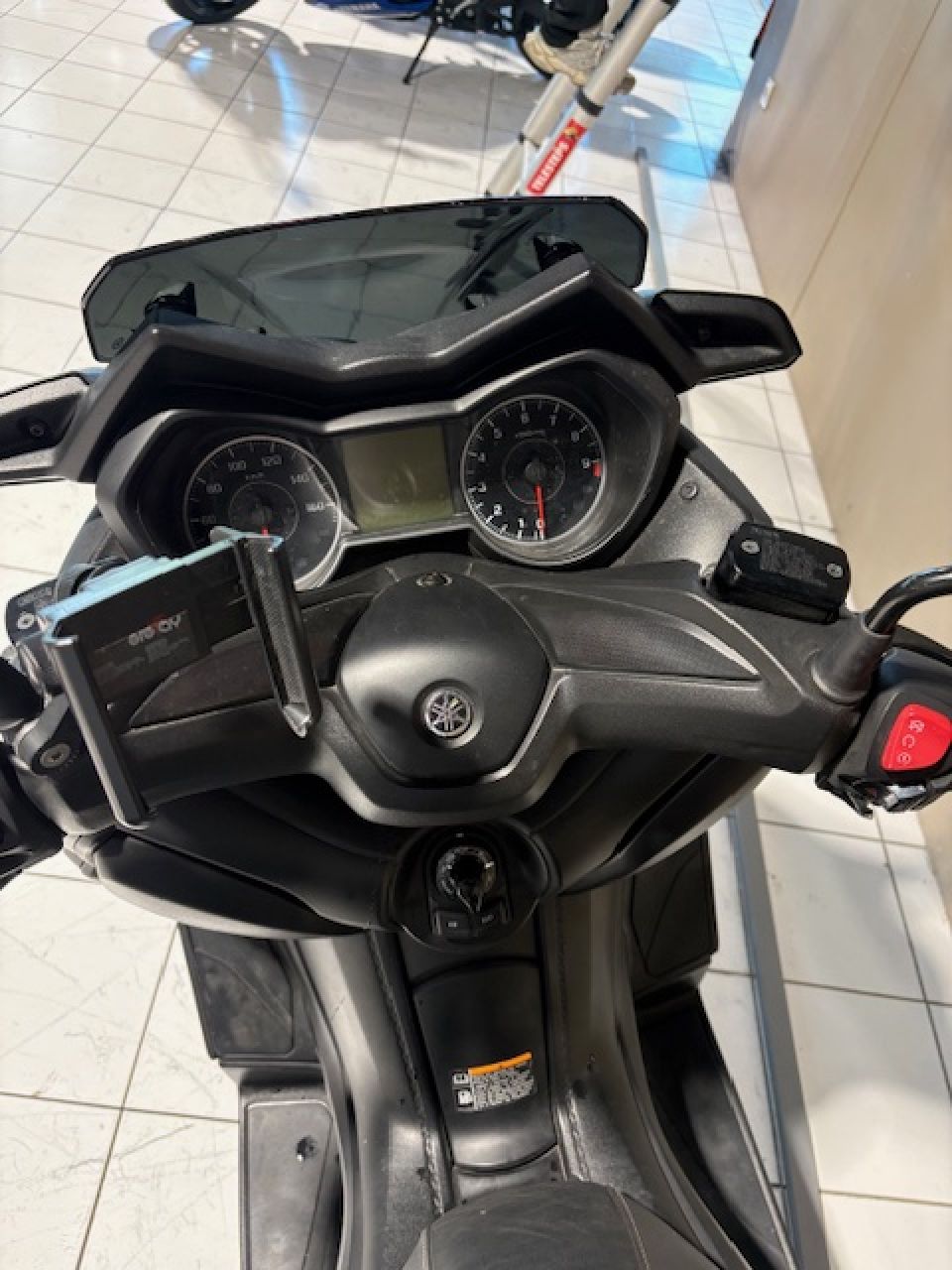 YAMAHA XMAX 300 4