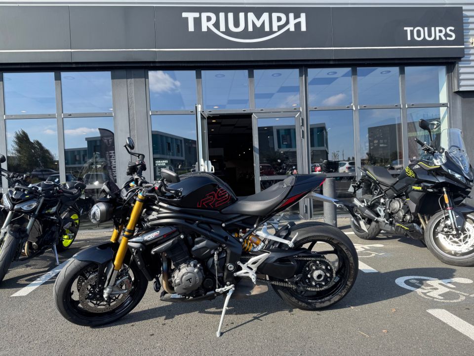 TRIUMPH SPEED TRIPLE 1200 RS 4