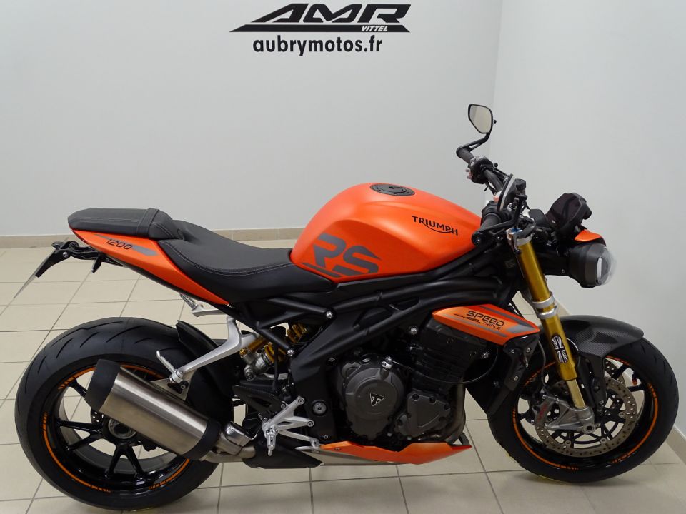 TRIUMPH SPEED TRIPLE 1200 RS 4