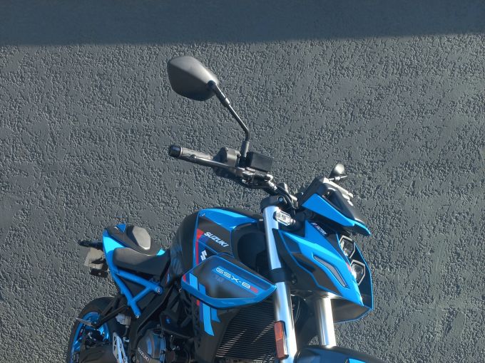 SUZUKI GSX-8S 4