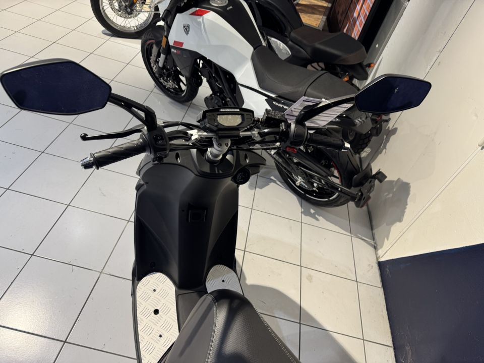 PEUGEOT STREET ZONE 50 4