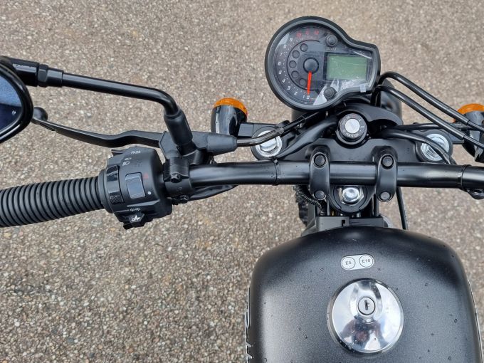 HYOSUNG BOBBER 300 4