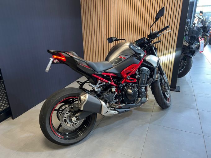 KAWASAKI Kawazaki Z900 4