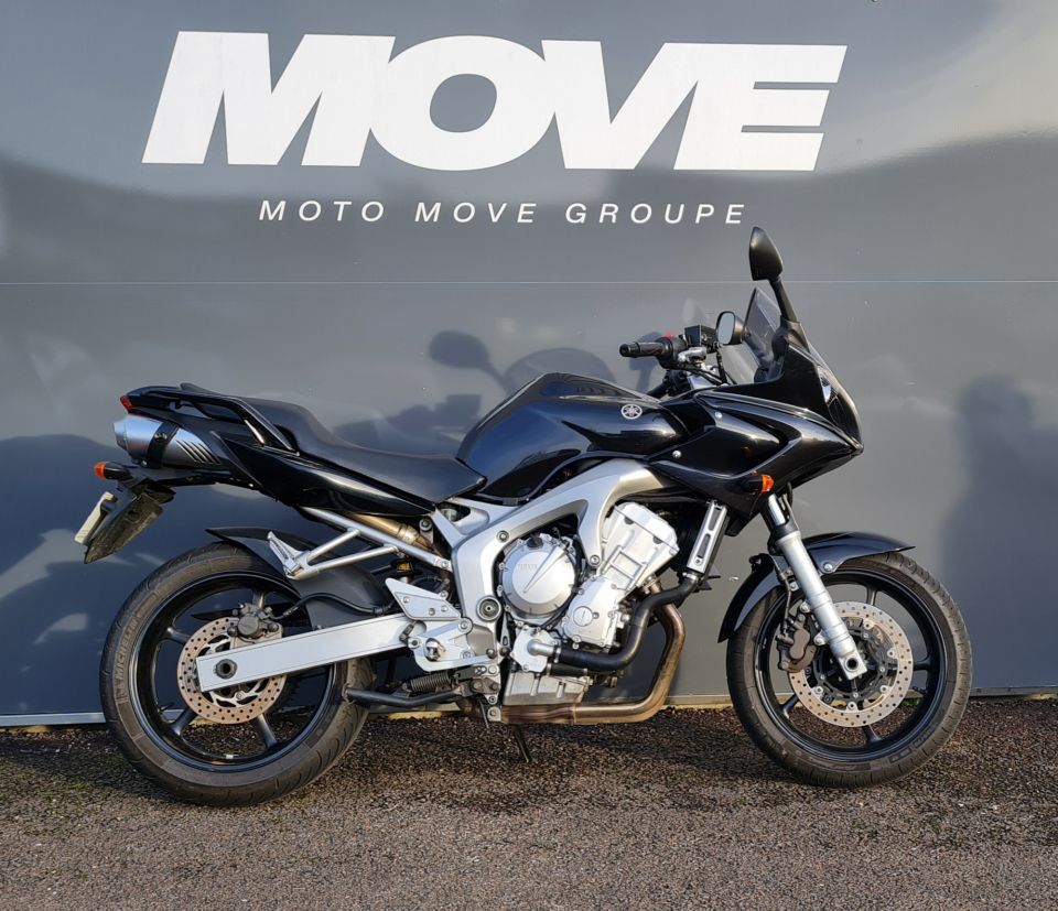 YAMAHA FZ6 600 FAZER 4