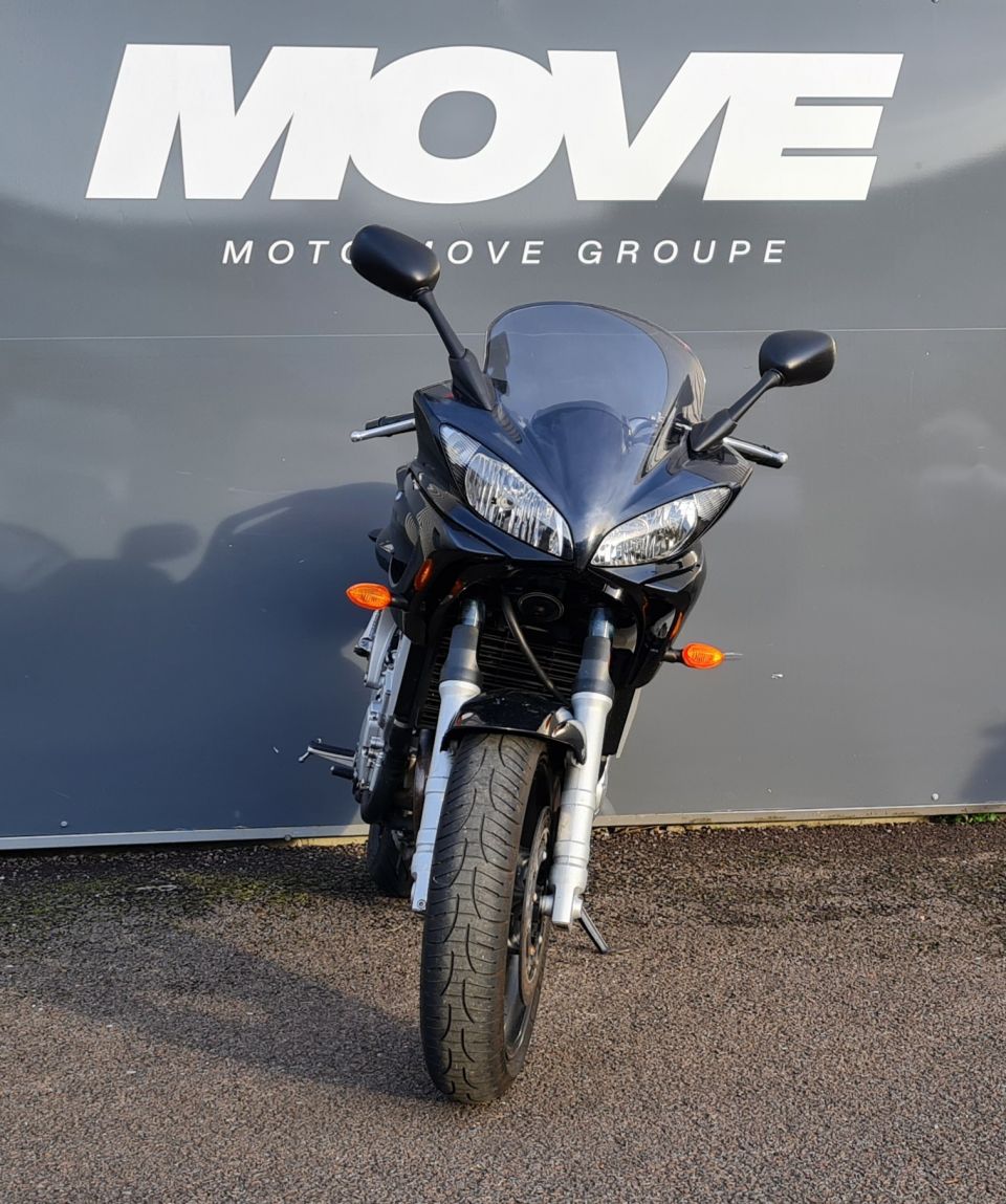 YAMAHA FZ6 600 FAZER 4