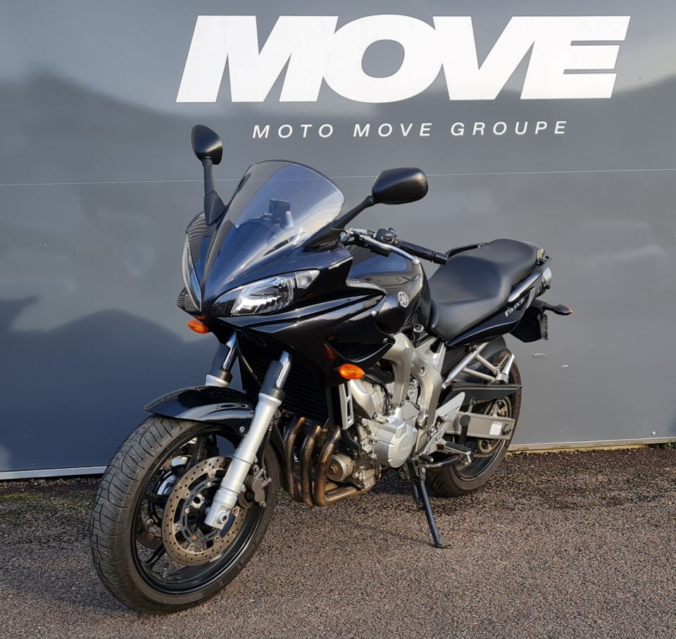 YAMAHA FZ6 600 FAZER 4