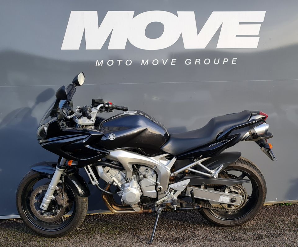 YAMAHA FZ6 600 FAZER 4