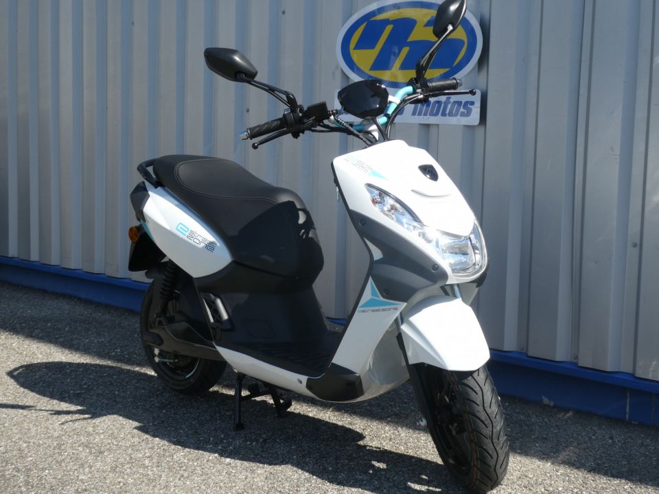 PEUGEOT E STREET ZONE 4