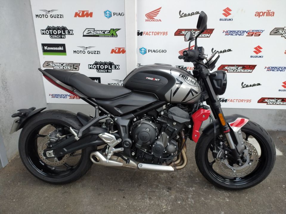 TRIUMPH TRIDENT 660 4